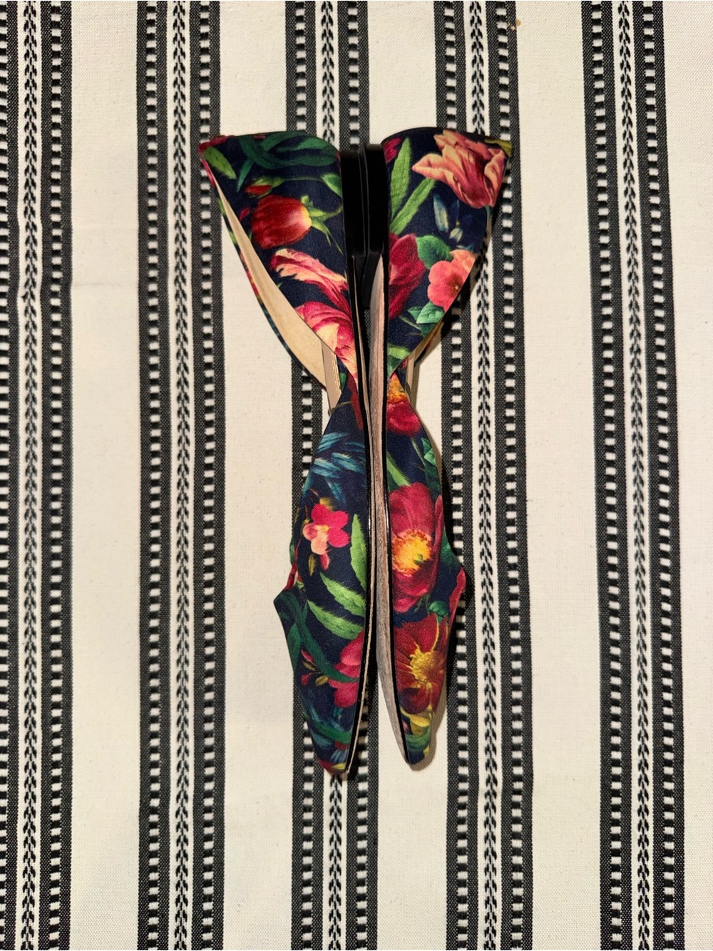 Sam Edelman Floral Pointed D'Orsay Flats in Green, Pink & Red, Size 7.5 - Picture 9 of 15